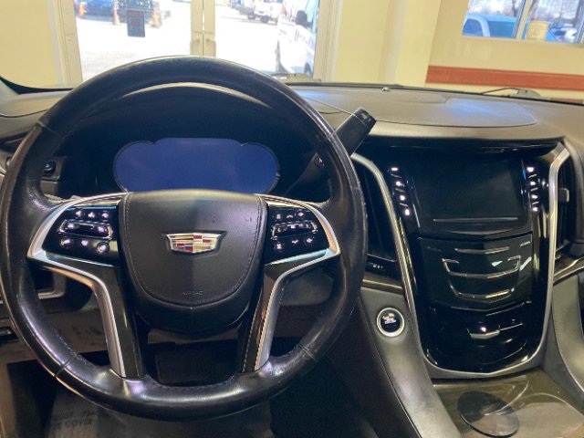 Used 2019 Cadillac Escalade ESV Platinum image 30