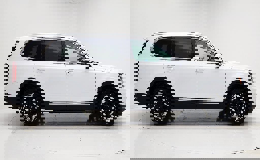 Used 2023 Kia Telluride S w/ S Sunroof Package image 3