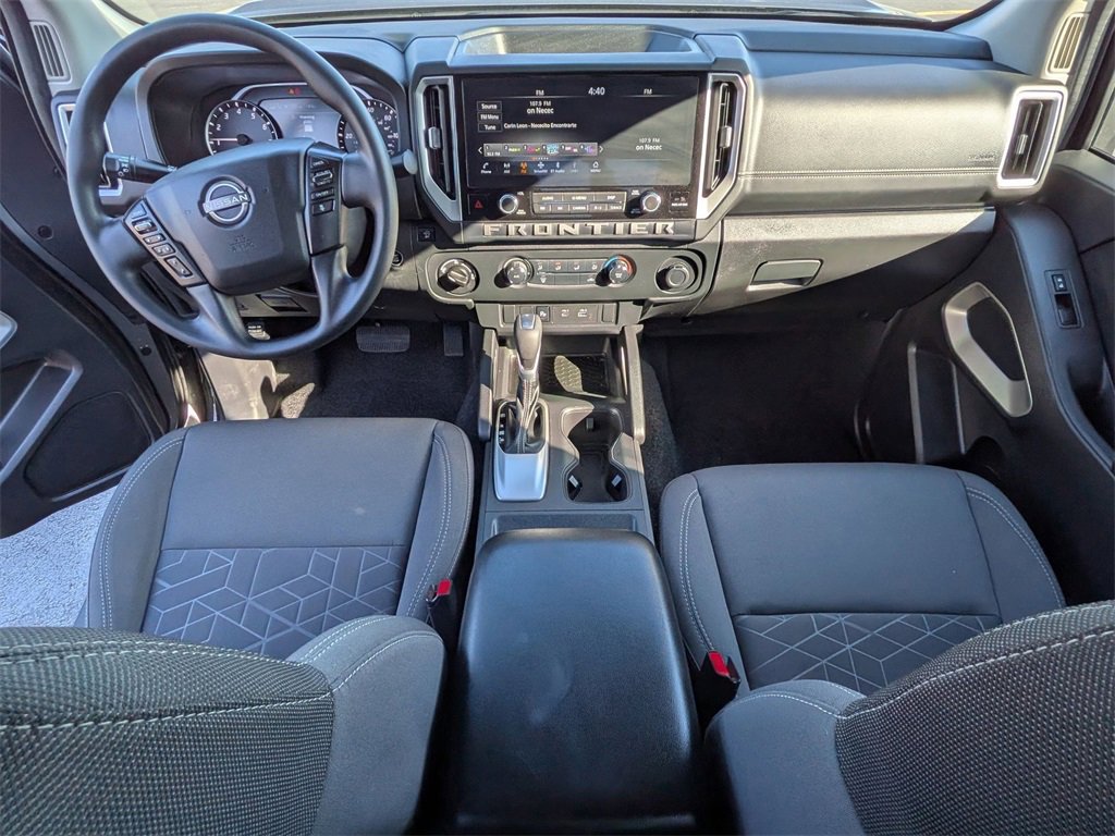 Used 2025 Nissan Frontier SV image 17