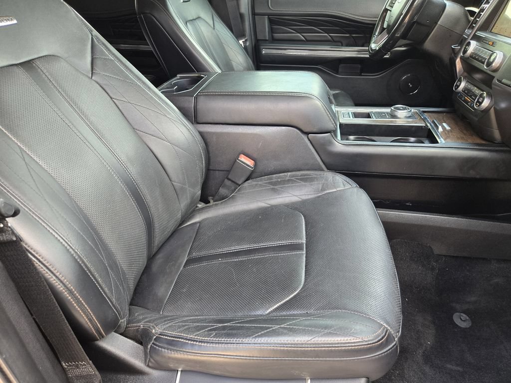 Used 2019 Ford Expedition Platinum RWD image 11