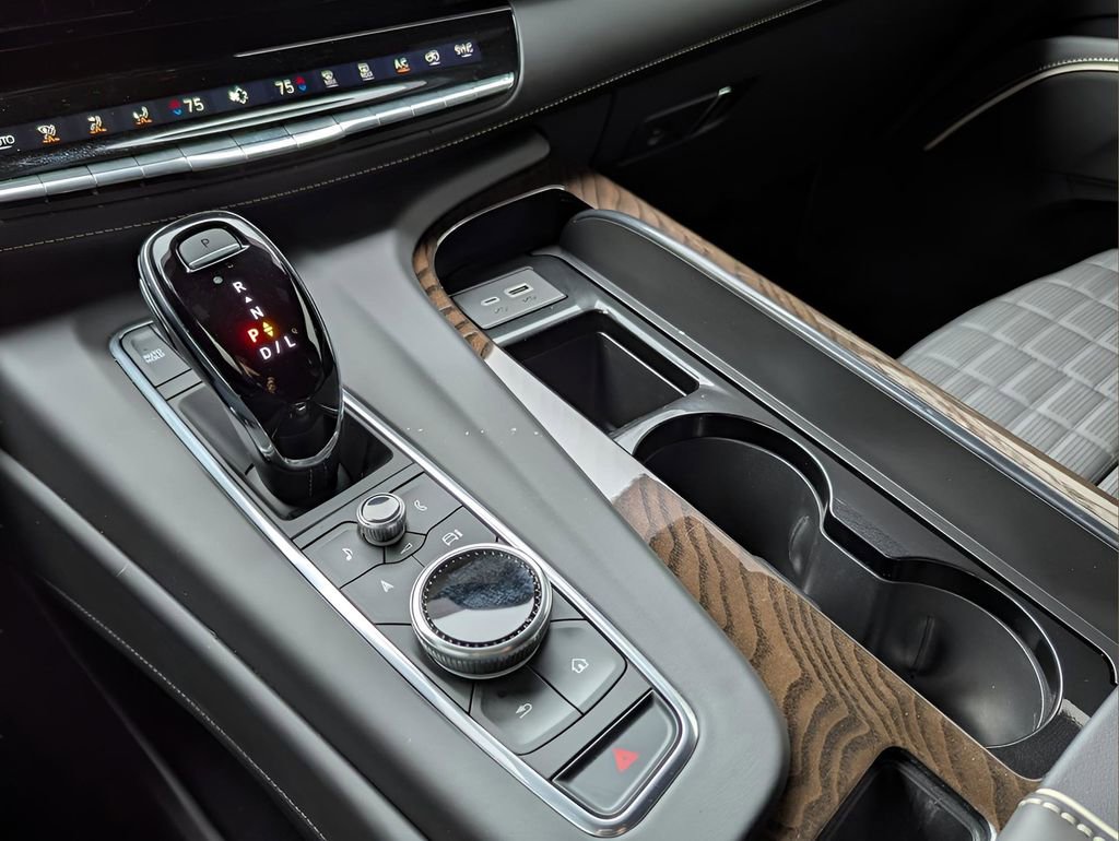 Used 2024 Cadillac Escalade Sport Platinum w/ LPO, ONYX Package image 14