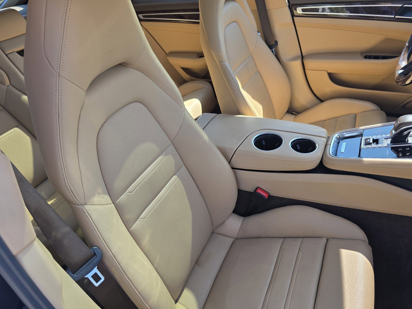 Used 2022 Porsche Panamera 4 E-Hybrid AWD/4WD image 29