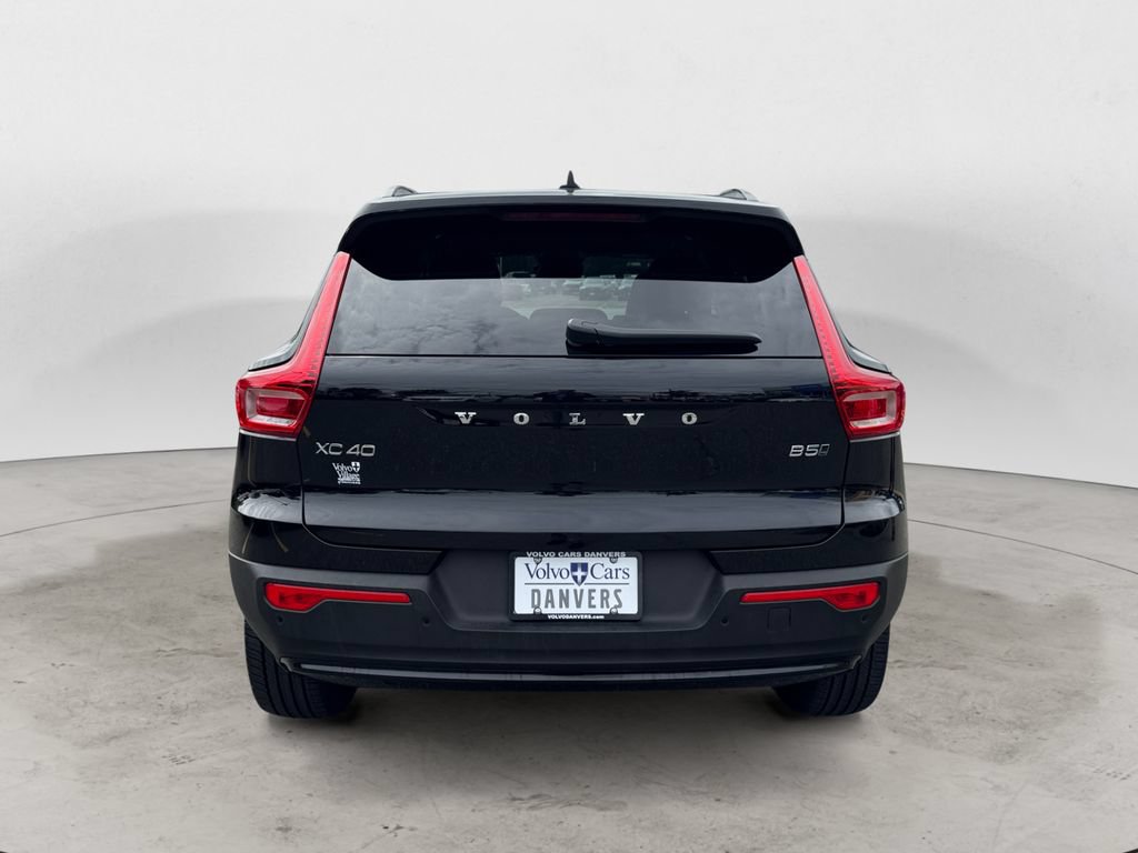 Certified 2026 Volvo XC40 B5 Plus AWD/4WD image 5
