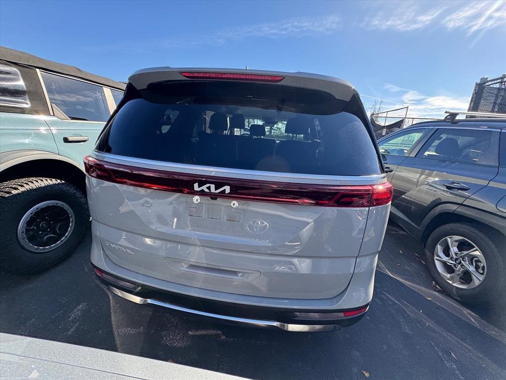 Certified 2024 Kia Carnival SX image 5