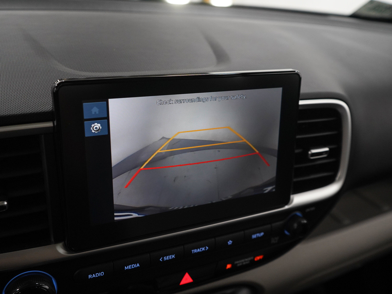 Used 2024 Hyundai Venue SEL FWD image 21