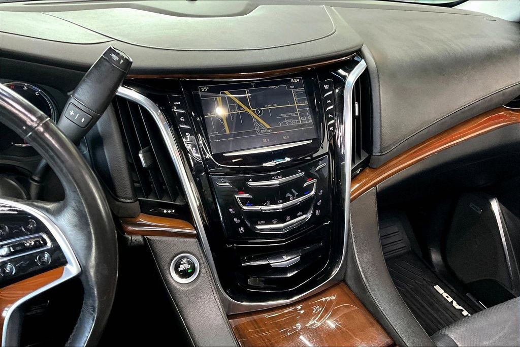 Used 2017 Cadillac Escalade Luxury AWD/4WD image 9