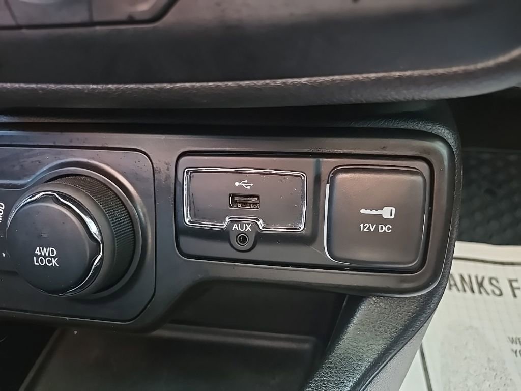 Used 2023 Jeep Renegade Latitude AWD/4WD image 53
