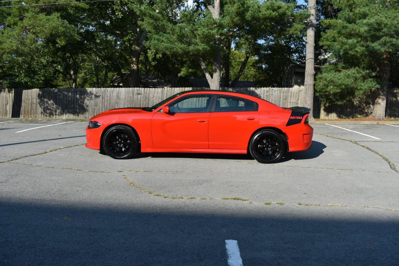 Used 2017 Dodge Charger R/T RWD image 3