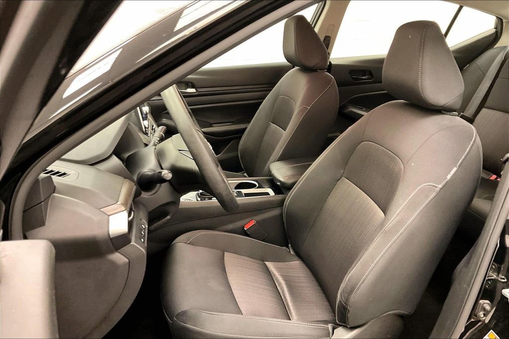 Certified 2024 Nissan Altima 2.5 SV FWD image 13