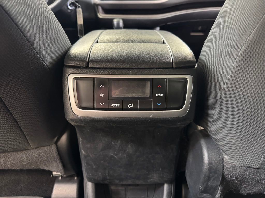 Used 2018 Toyota Highlander LE FWD image 16