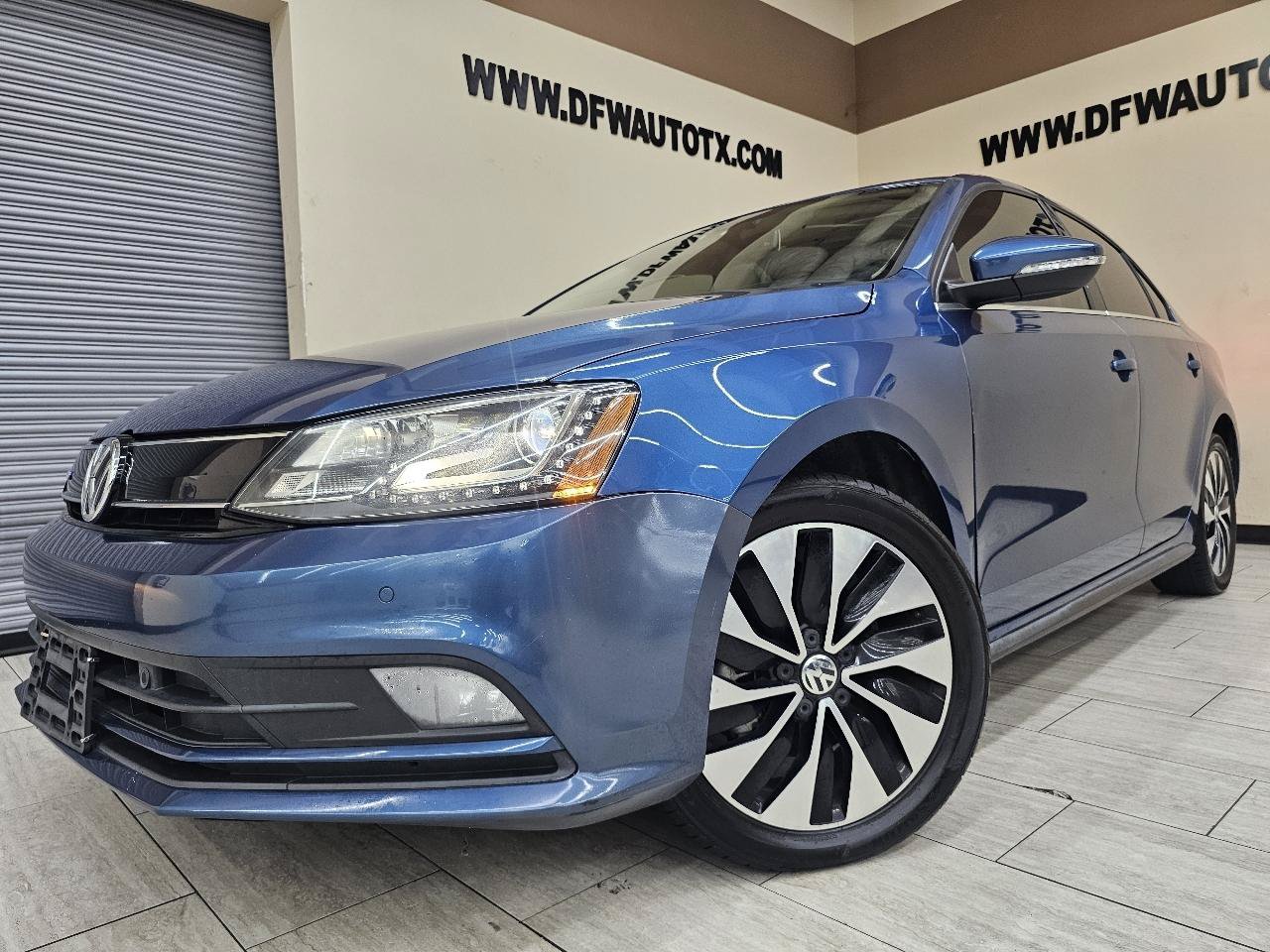 Used 2015 Volkswagen Jetta SEL Premium FWD image 1