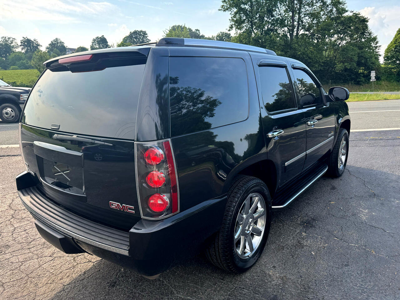 Used 2012 GMC Yukon Denali image 6