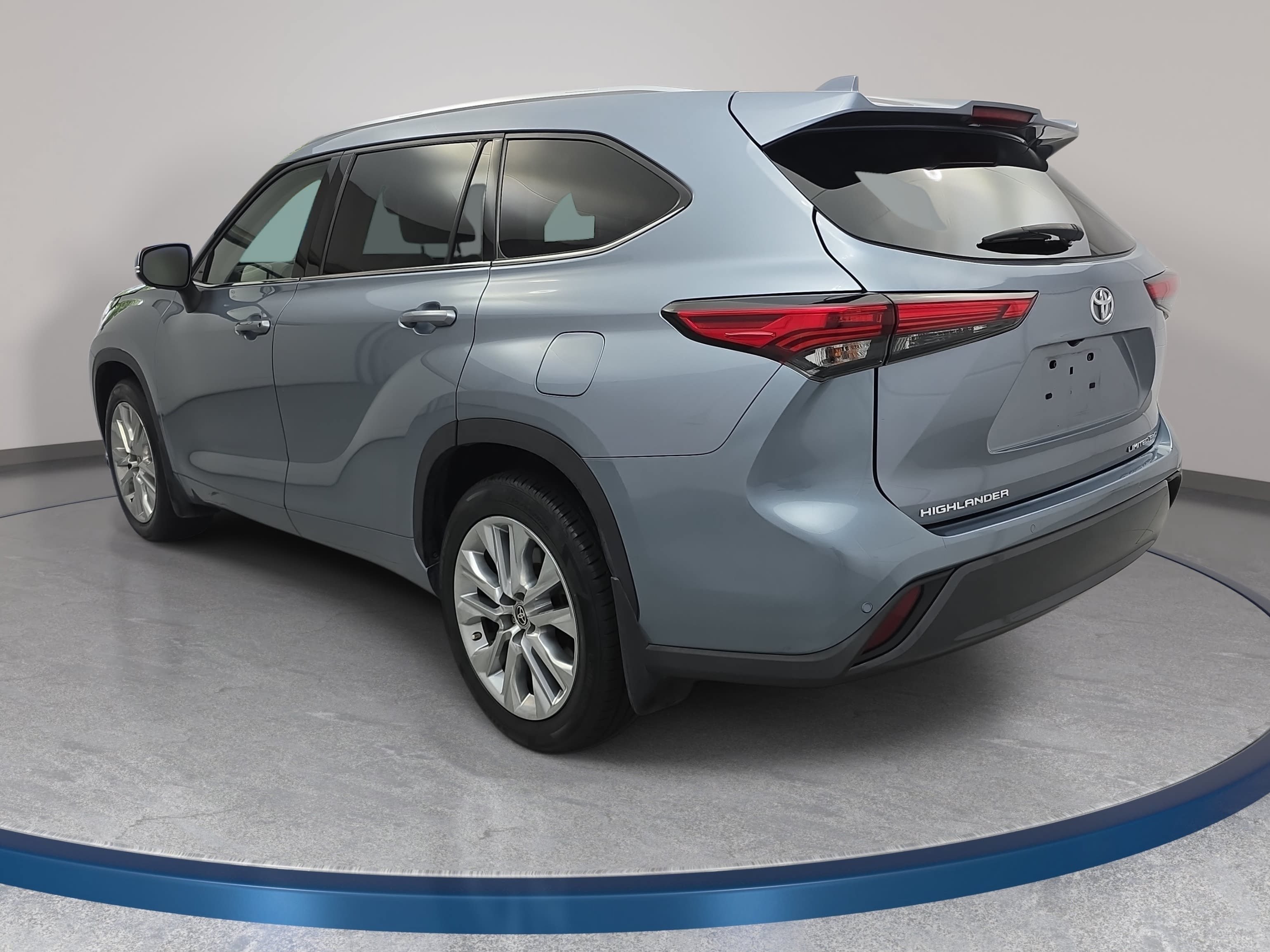Used 2022 Toyota Highlander Limited AWD/4WD image 7