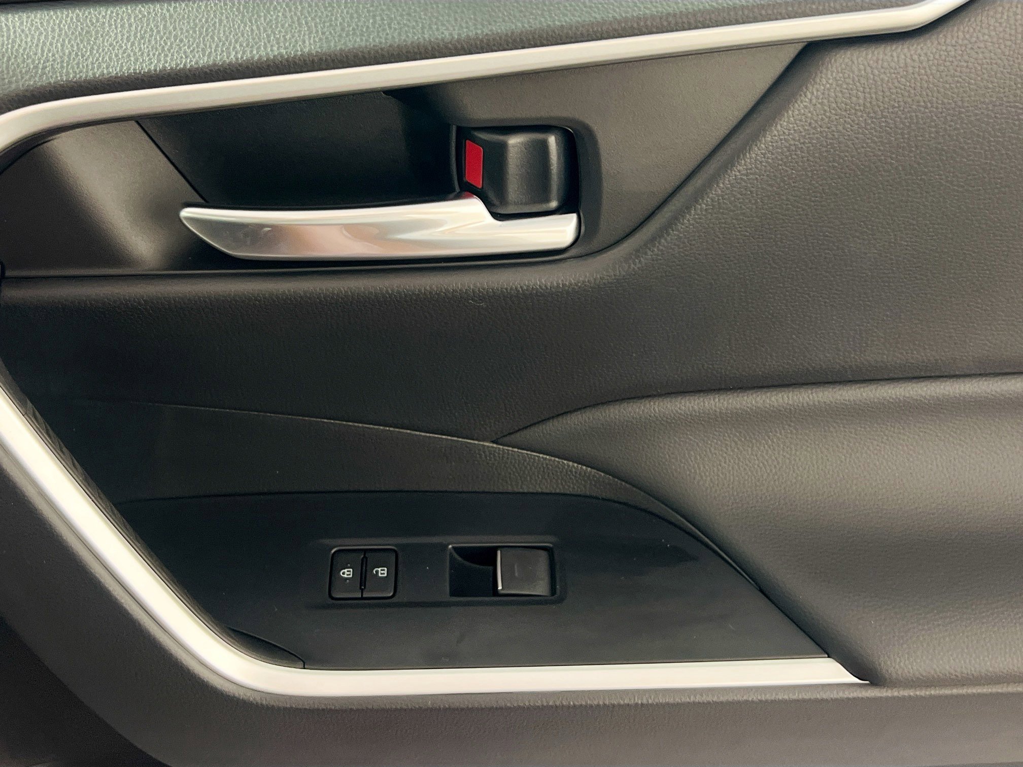 Used 2025 Toyota RAV4 XLE Premium image 32