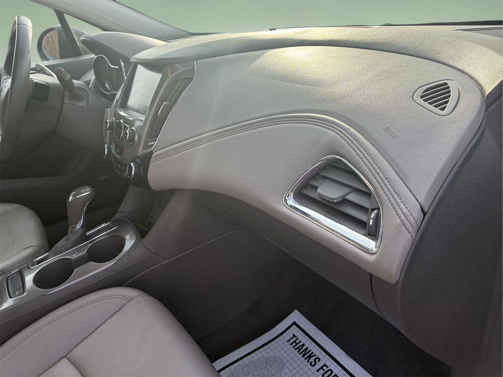 Used 2018 Chevrolet Cruze Premier FWD image 15