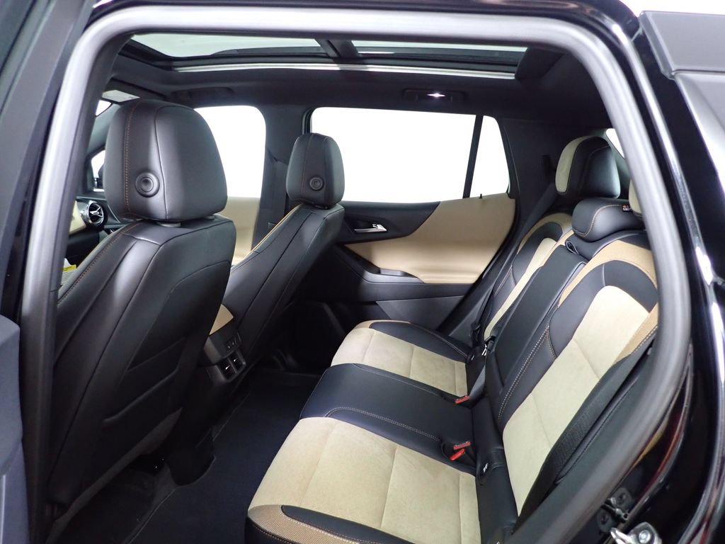 New 2026 Chevrolet Equinox ACTIV w/ Convenience Package III AWD/4WD image 34