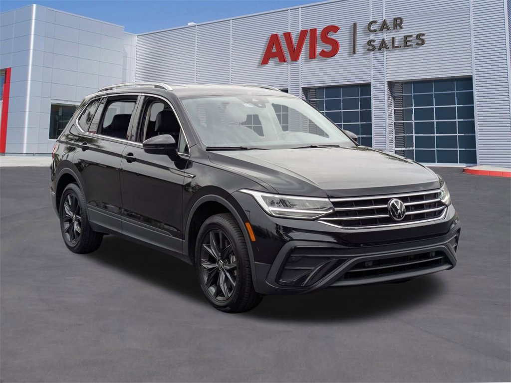 Used 2024 Volkswagen Tiguan SE image 3