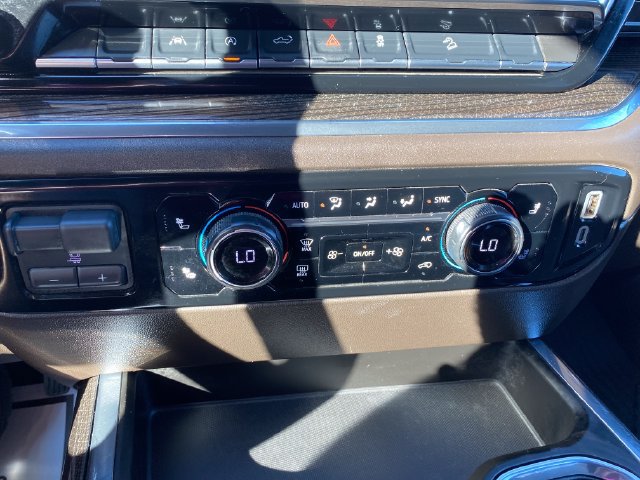 Used 2025 Chevrolet Silverado 1500 LT Trail Boss w/ Convenience Package II AWD/4WD image 18
