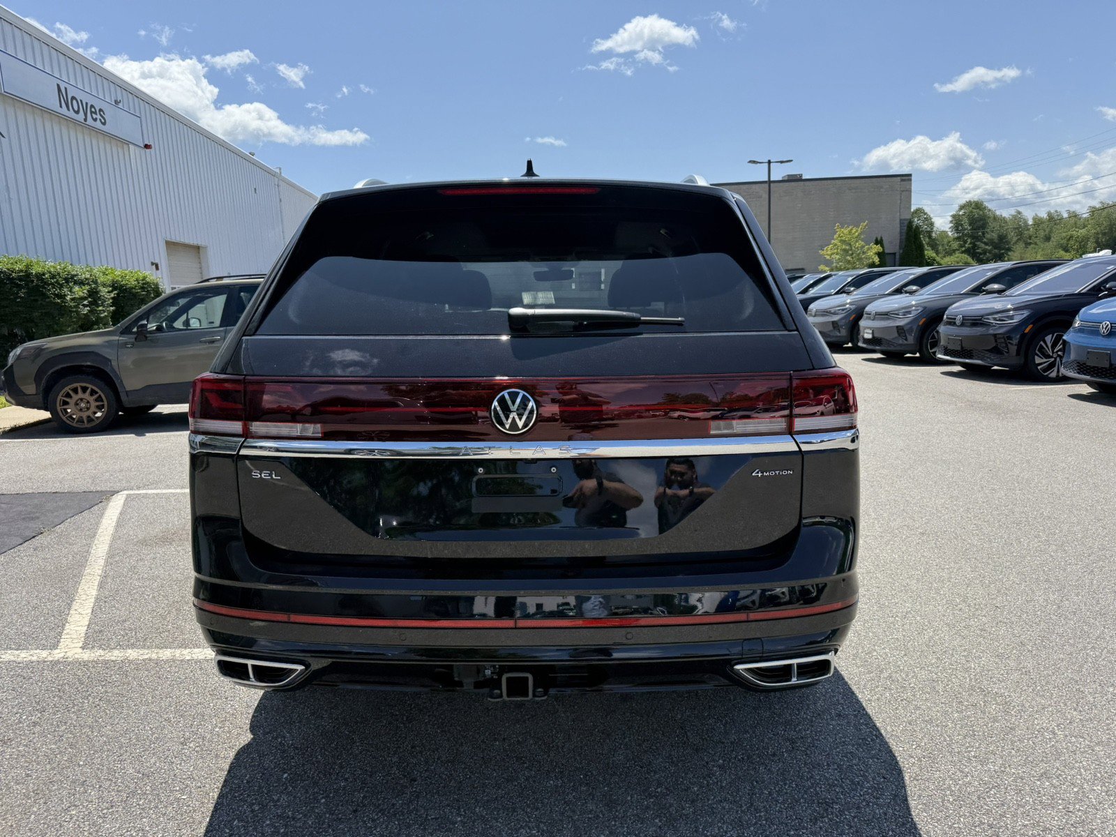 New 2025 Volkswagen Atlas SEL Premium R-Line image 6
