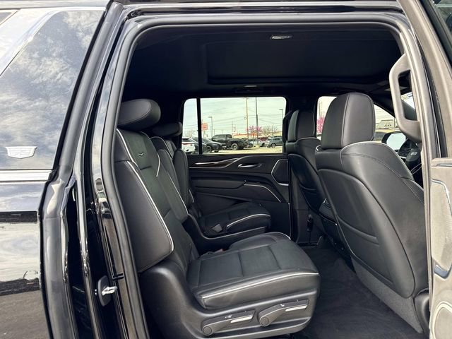 Used 2023 Cadillac Escalade ESV Premium Luxury image 17