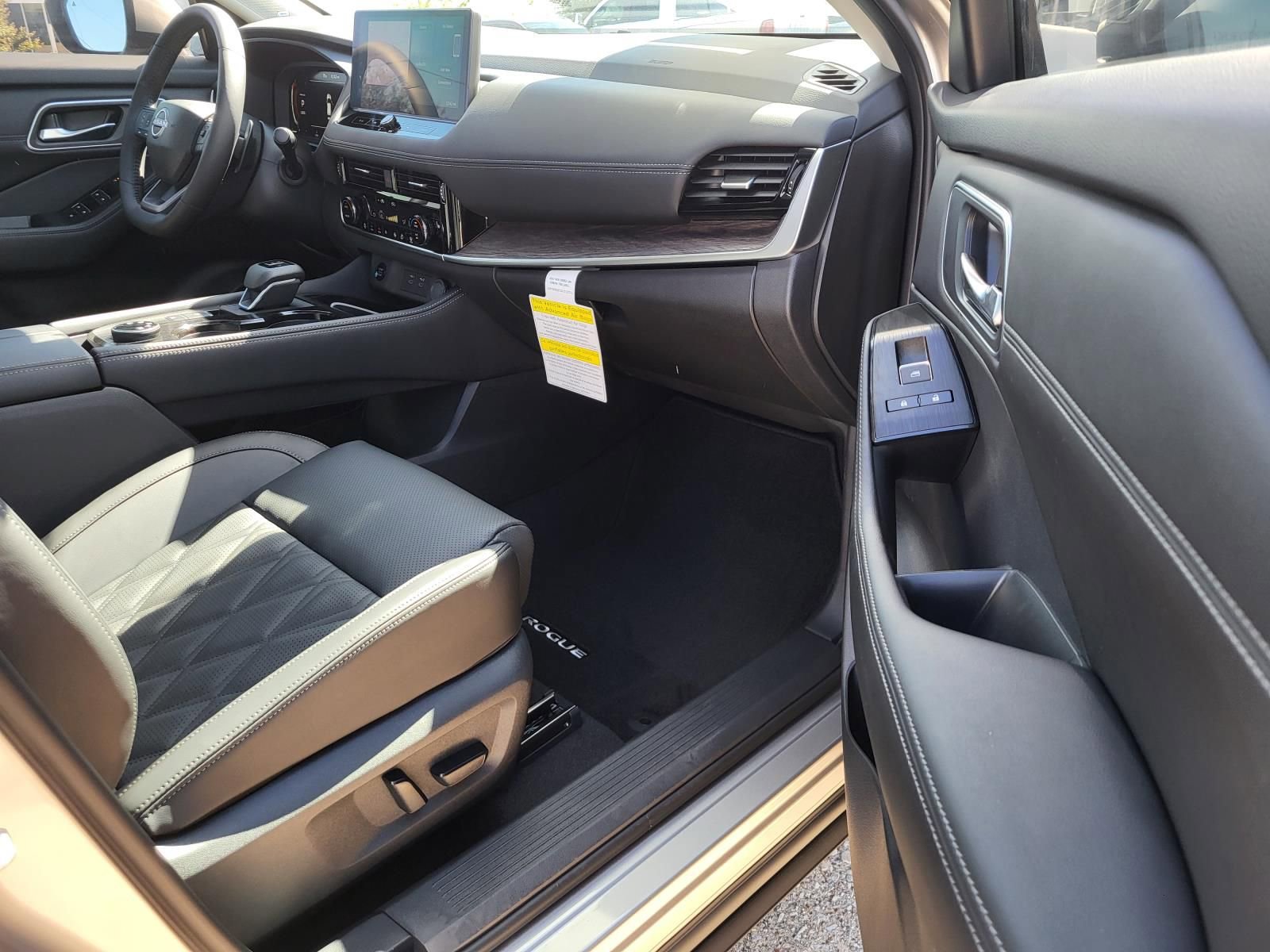 New 2026 Nissan Rogue Platinum image 13