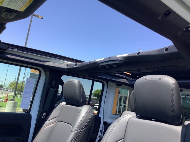 New 2025 Jeep Wrangler Sahara image 22