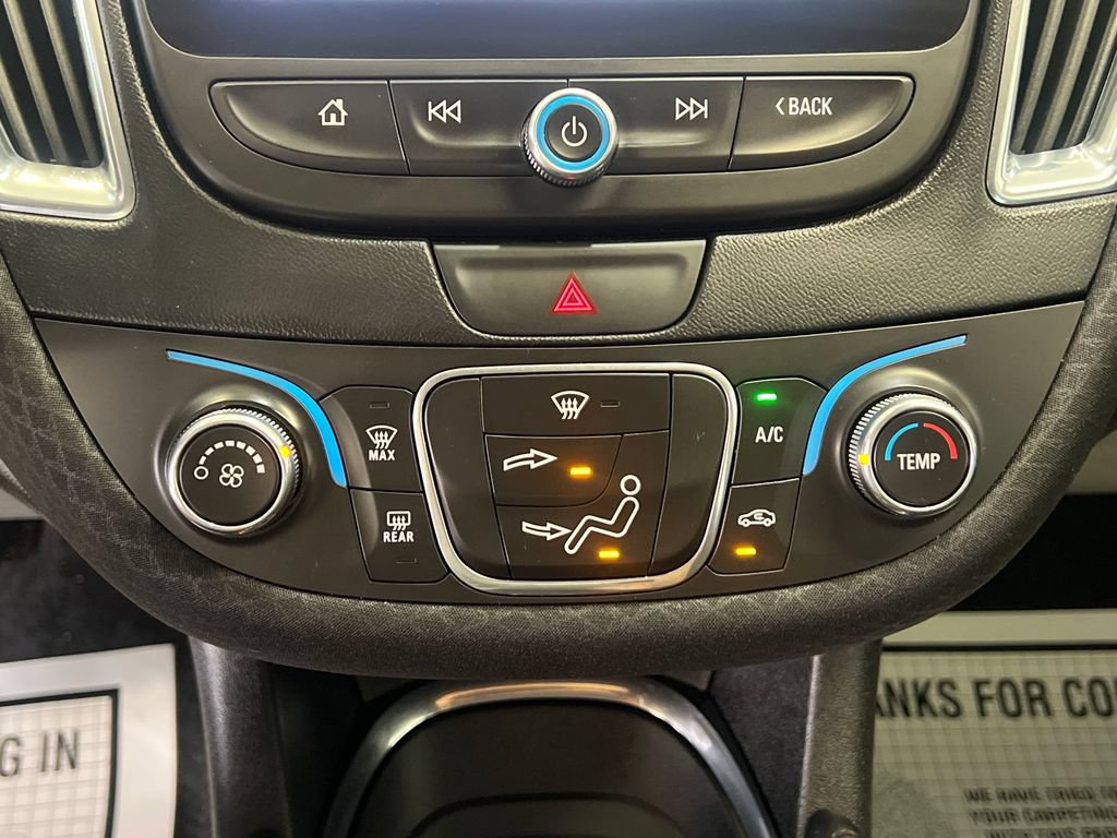 Used 2018 Chevrolet Malibu LT w/ Driver Confidence Package FWD image 29