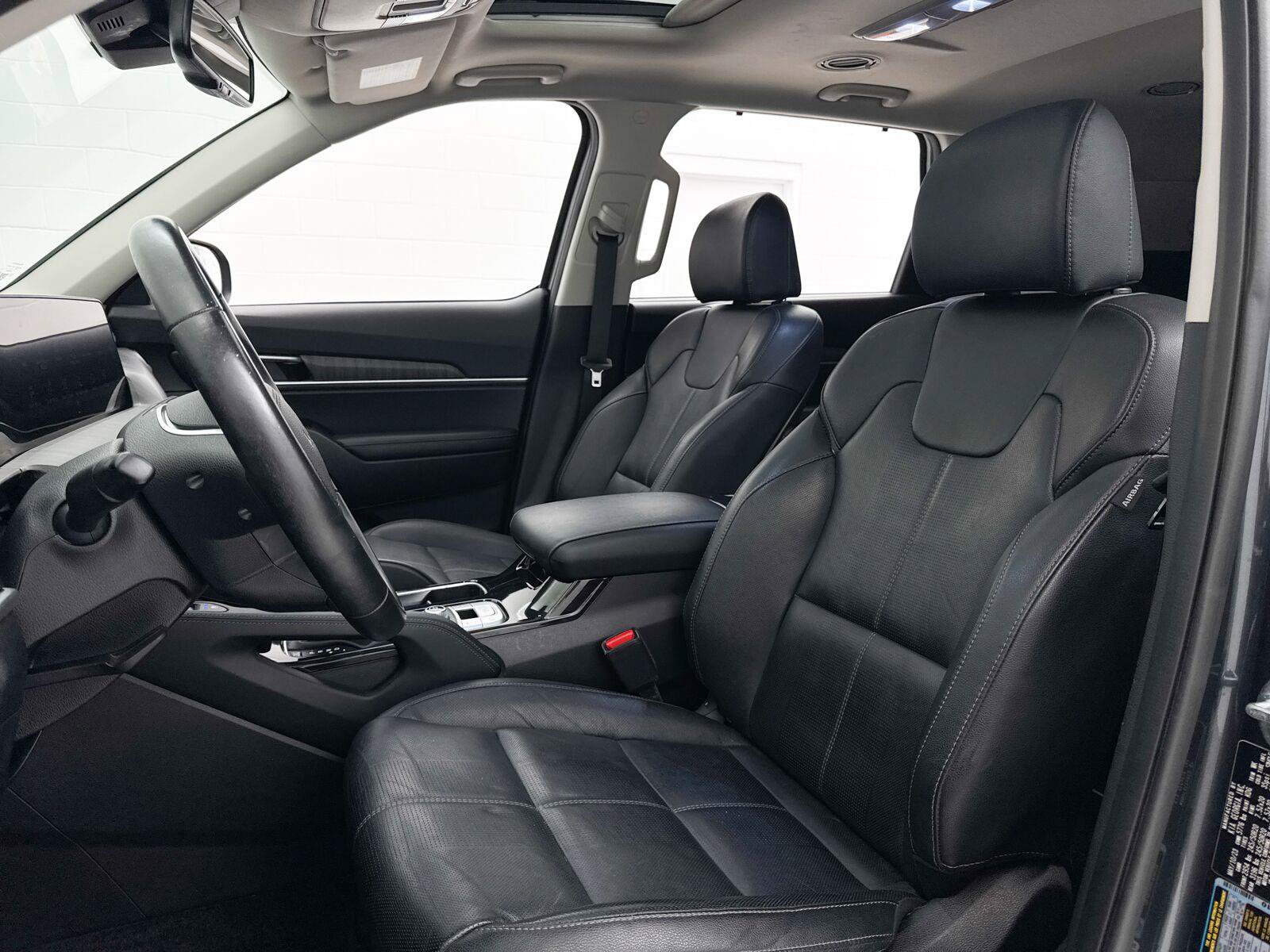 Used 2023 Kia Telluride EX w/ EX Captain's Chair Package FWD image 22