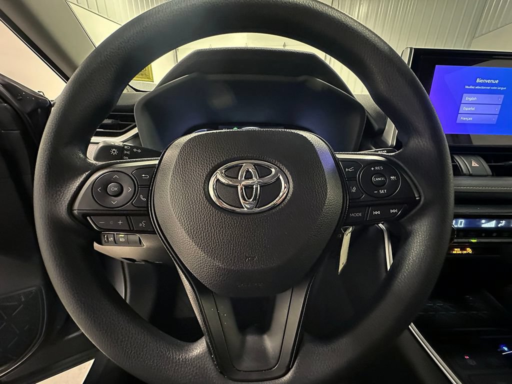 Used 2025 Toyota RAV4 LE AWD/4WD image 29