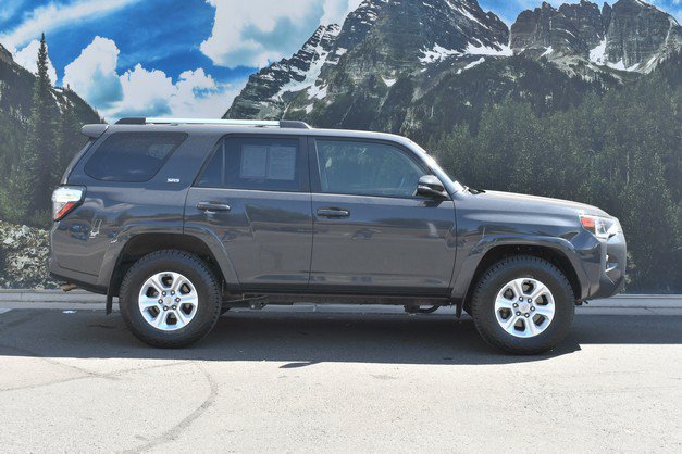 Certified 2024 Toyota 4Runner SR5 Premium w/ Moonroof Package AWD/4WD image 2