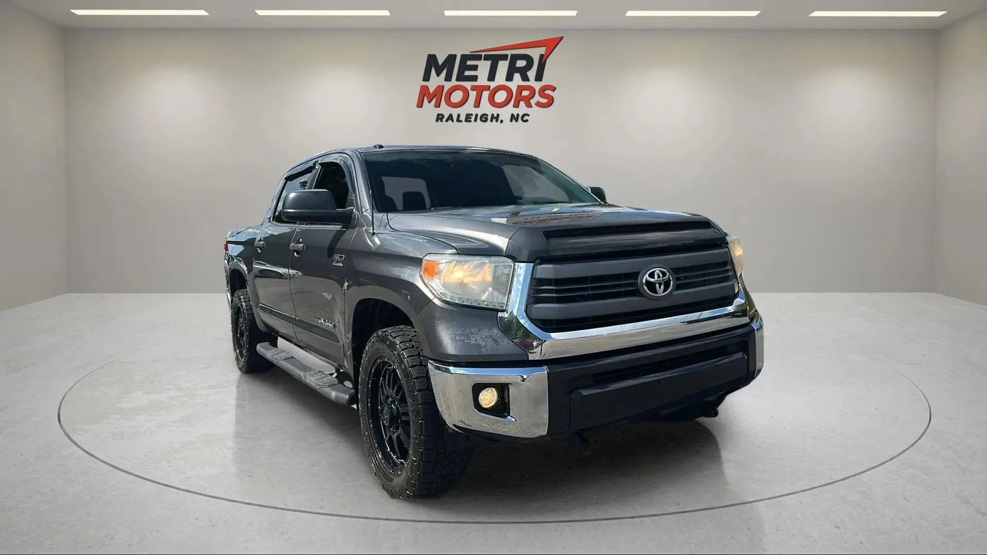 Used 2015 Toyota Tundra SR5 image 3
