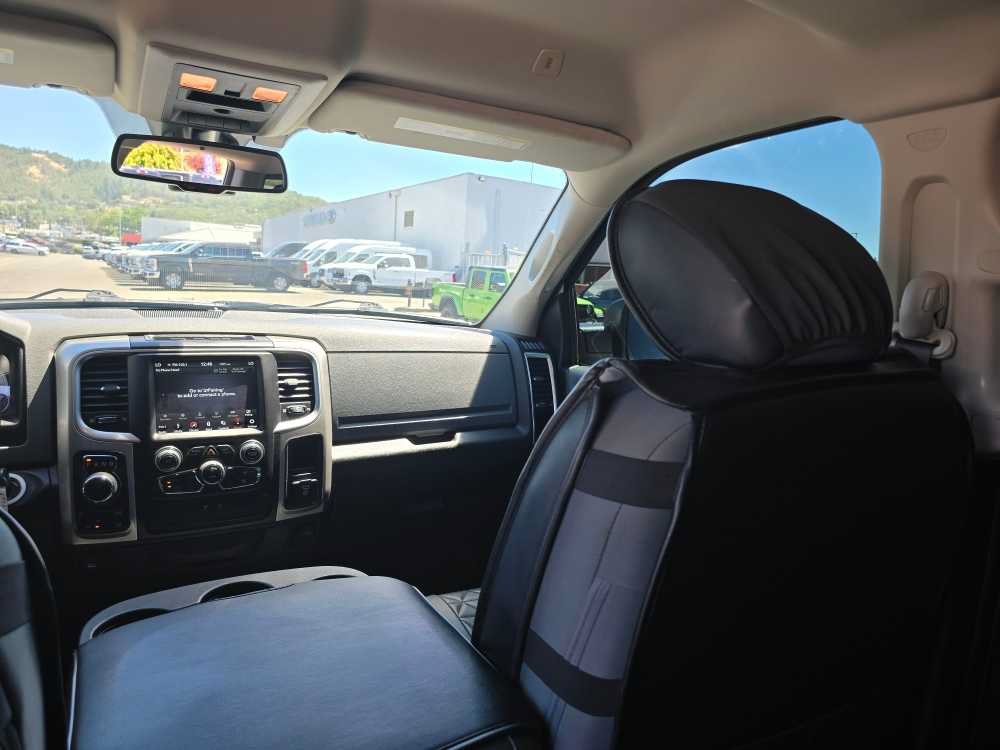 Used 2019 RAM 1500 Classic SLT w/ Luxury Group AWD/4WD image 14