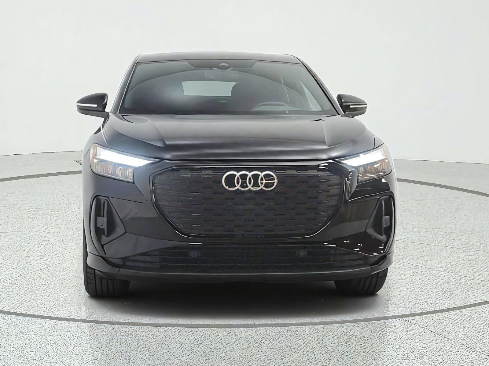 Used 2024 Audi Q4 e-tron Premium Plus w/ Premium Plus AWD/4WD image 2