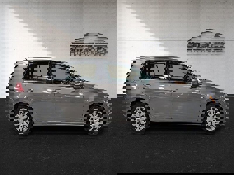 Used 2015 Volkswagen e-Golf Limited Edition image 11