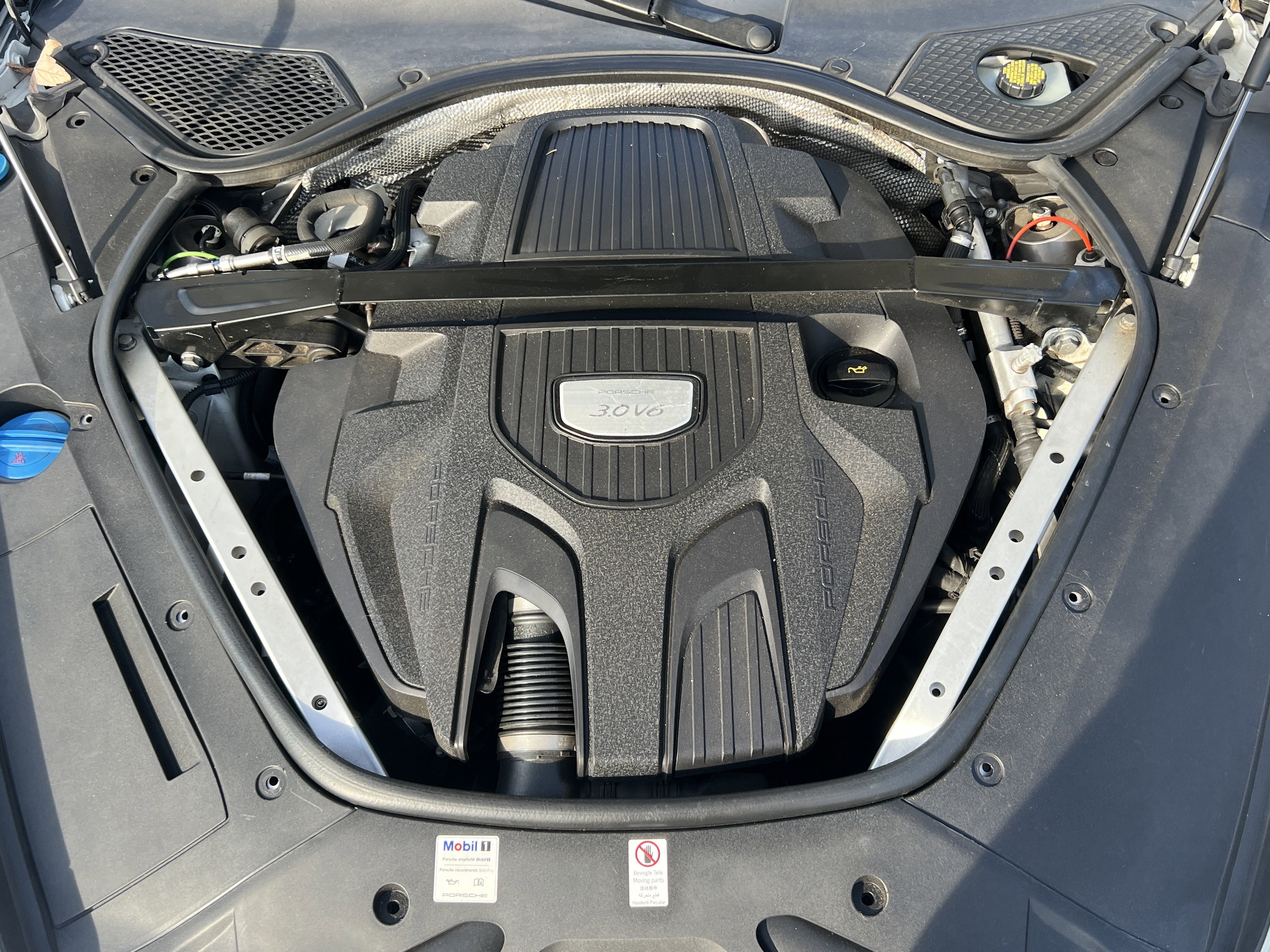 Used 2017 Porsche Panamera 4 image 36