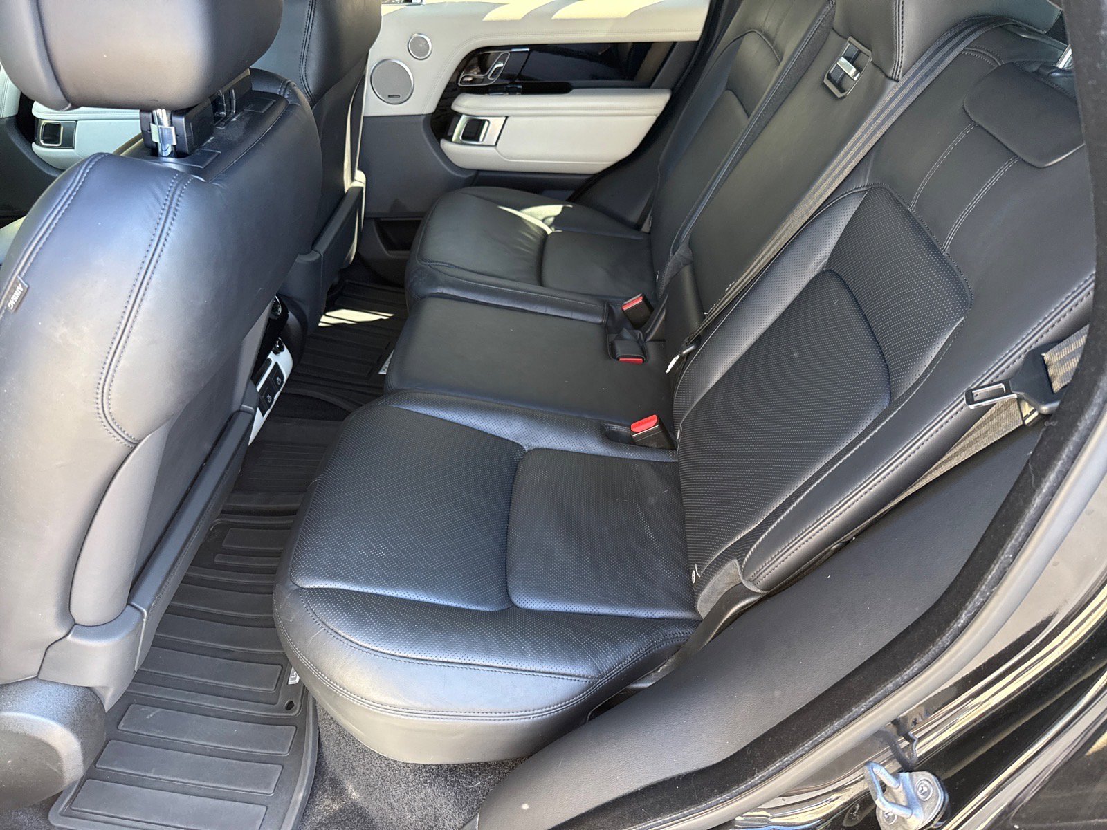 Used 2022 Land Rover Range Rover Westminster Edition image 11
