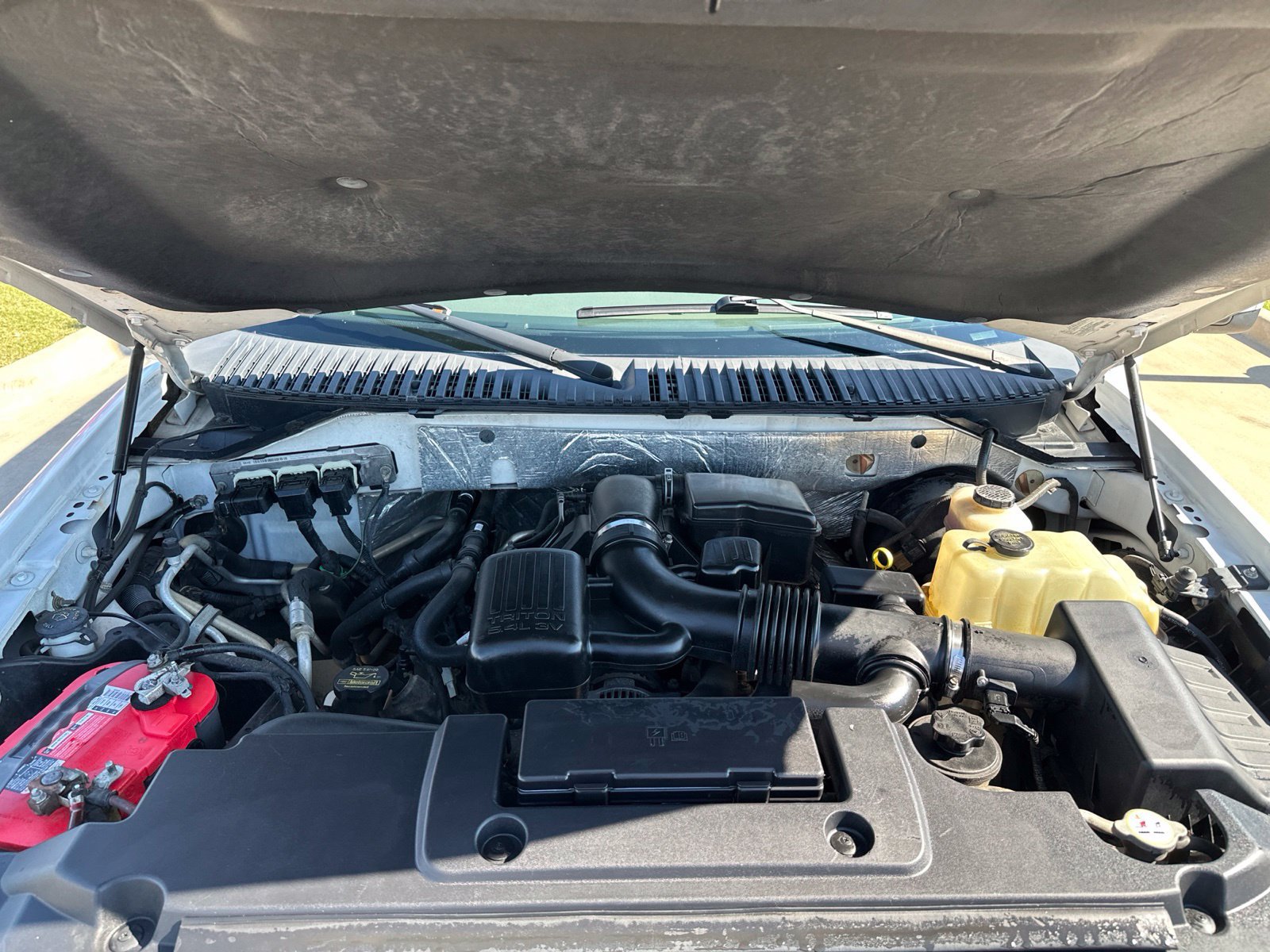 Used 2010 Ford Expedition Limited RWD image 24
