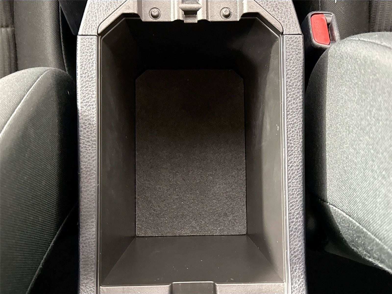 Used 2018 Toyota RAV4 LE w/ All Weather Liner Package AWD/4WD image 30