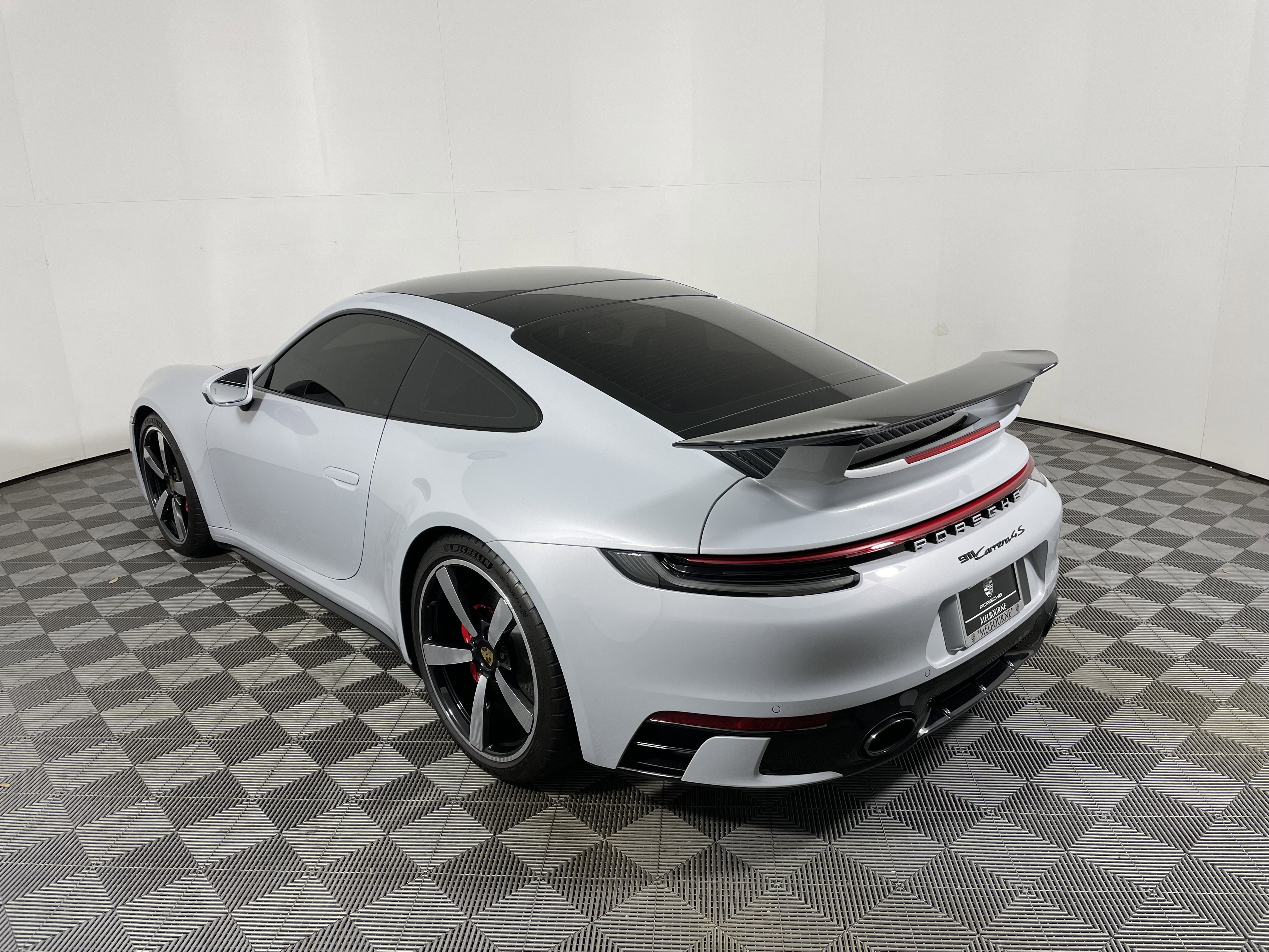 Used 2024 Porsche 911 Carrera 4S image 3