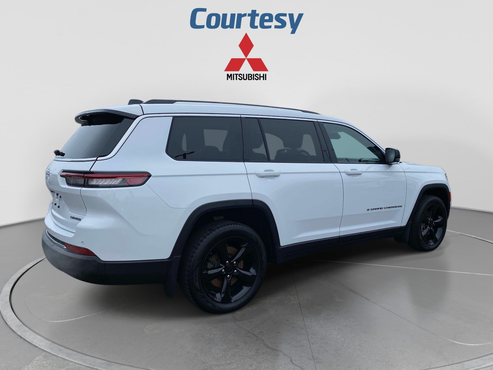 Used 2022 Jeep Grand Cherokee L Limited w/ Luxury Tech Group II AWD/4WD image 5