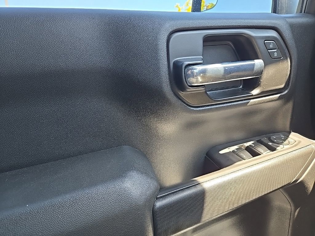 Used 2020 Chevrolet Silverado 1500 Custom w/ Custom Value Package AWD/4WD image 19