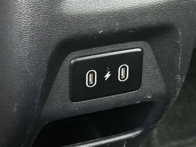 Used 2025 Hyundai Venue SEL FWD image 27