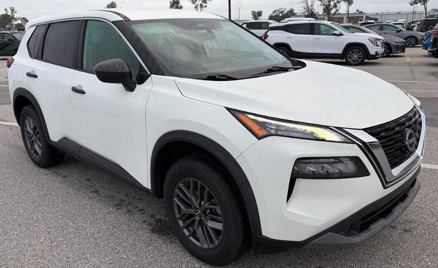 Used 2023 Nissan Rogue S FWD image 3