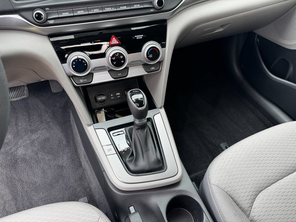 Used 2019 Hyundai Elantra SE FWD image 19