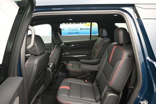 New 2027 Chevrolet Traverse RS w/ LPO, Floor Liner Package FWD image 11