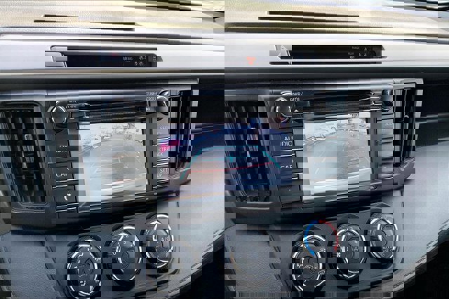 Used 2017 Toyota RAV4 LE image 20