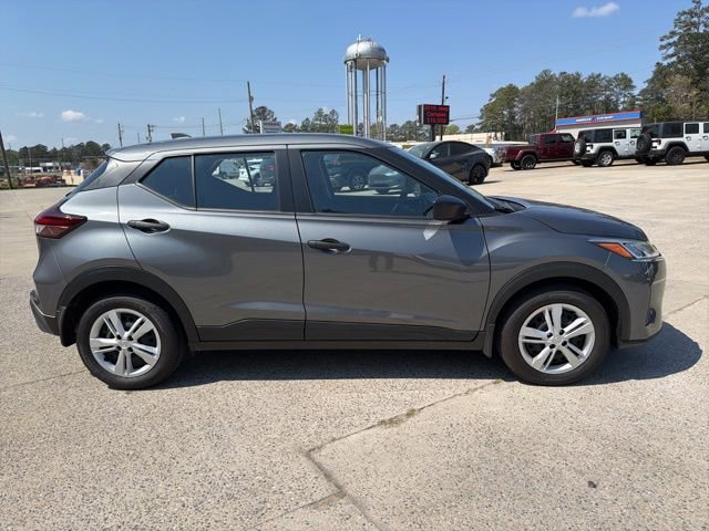 Certified 2025 Nissan Kicks Play S image 5