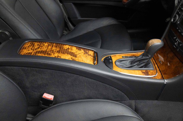 Used 2005 Mercedes-Benz E 500 Sedan image 40