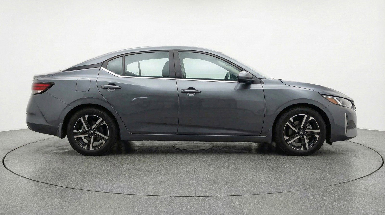 Used 2025 Nissan Sentra SV FWD image 11