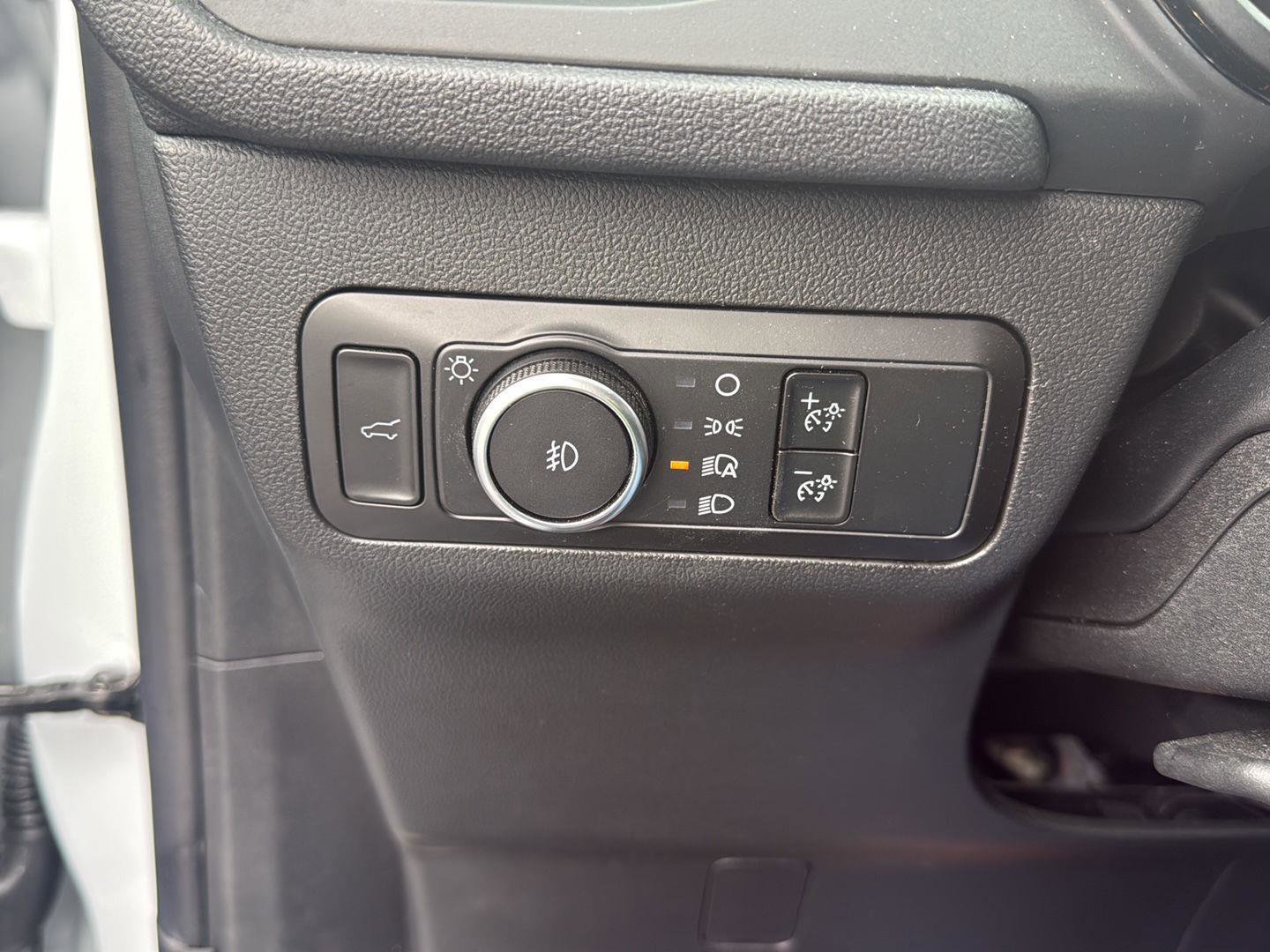 Used 2025 Ford Escape ST-Line Select image 16